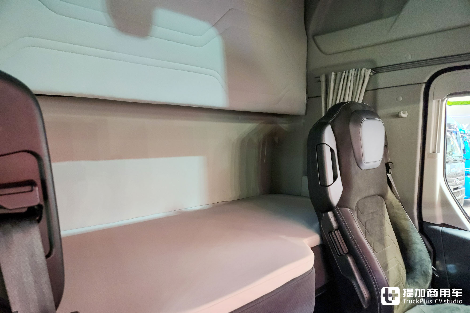 2024IAA:新一代柴油动力链亮相,生活舱车型抢眼,福特卡车展品解读 - 第13张 - 提加商用车网 2024IAA:新一代柴油动力链亮相,生活舱车型抢眼,福特卡车展品解读 - 第13张