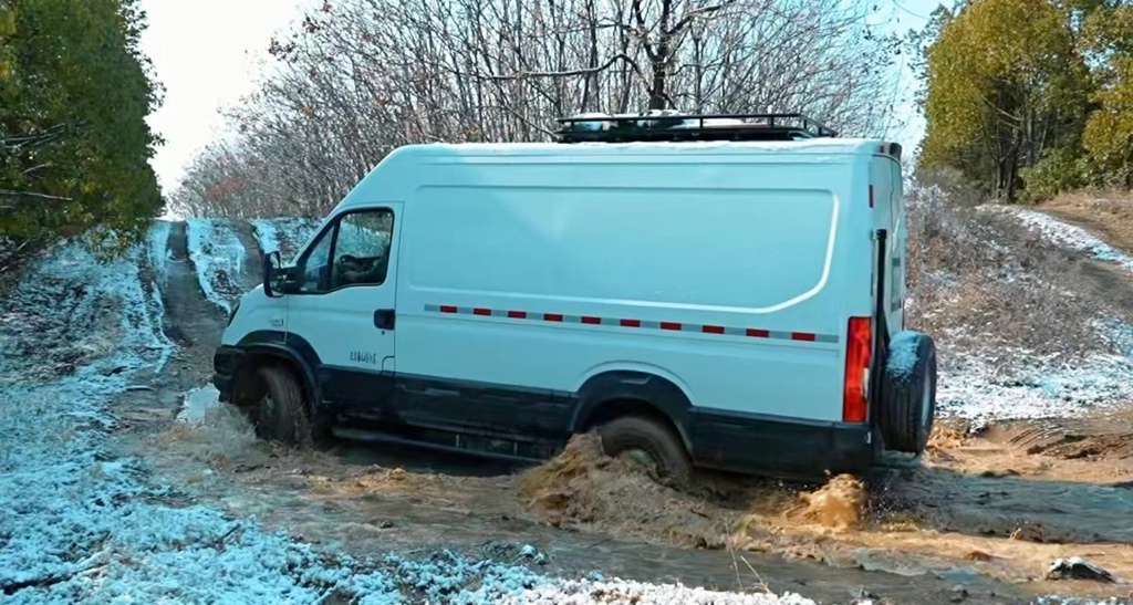 依维柯4×4:在冰天雪地里撒野是一种怎样的体验? - 第2张 - 提加商用车网 依维柯4×4:在冰天雪地里撒野是一种怎样的体验? - 第2张