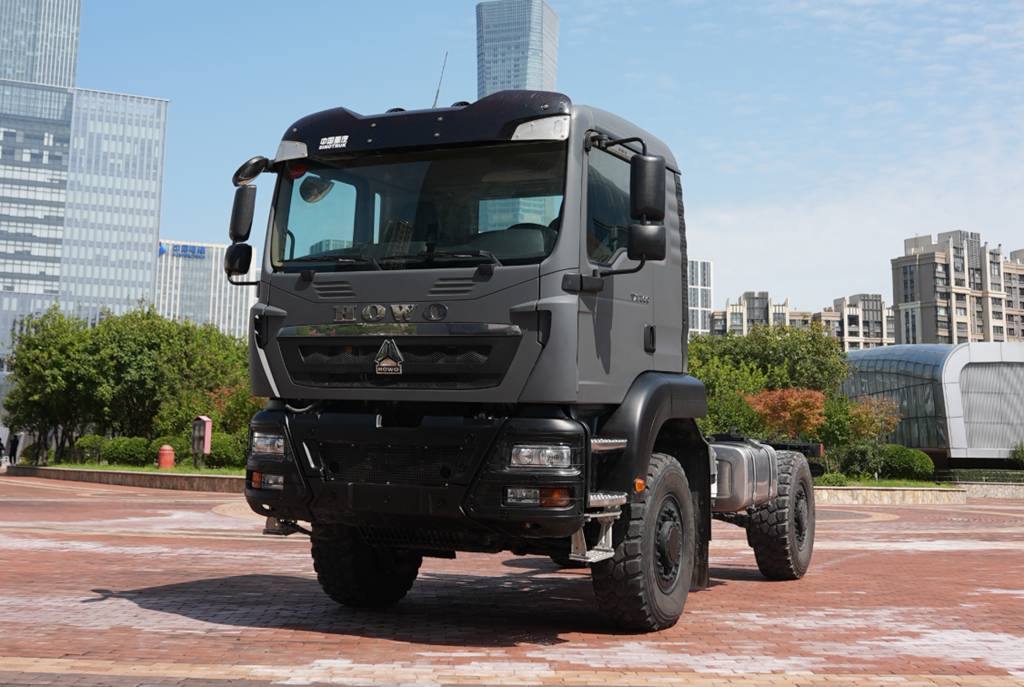 中国重汽豪沃中型4×4独立悬架越野车:荒野主宰,肆意驰骋! - 第2张 - 提加商用车网 中国重汽豪沃中型4×4独立悬架越野车:荒野主宰,肆意驰骋! - 第2张