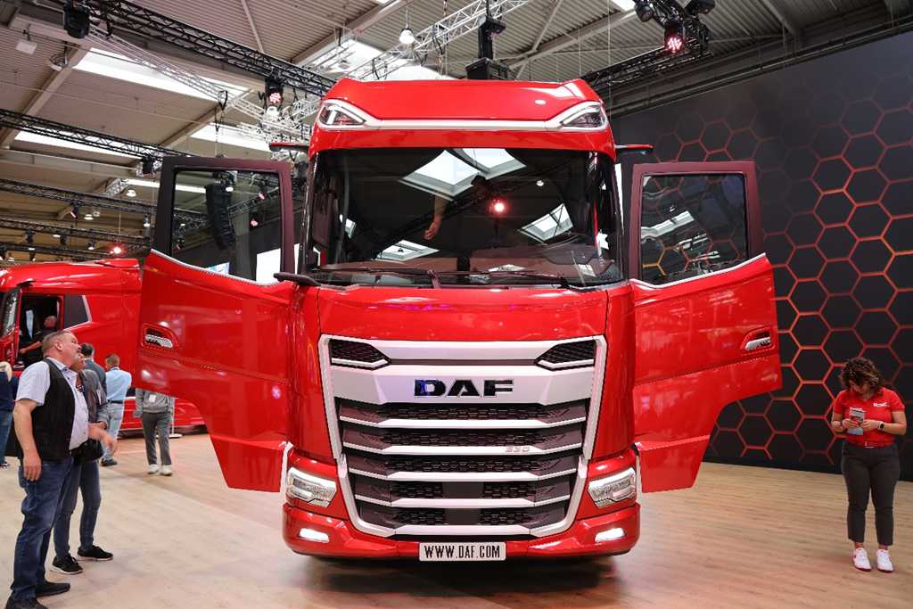 2024IAA:口碑不输斯堪尼亚,达夫顶级公路旗舰XG+焕新升级 - 第2张 - 提加商用车网 2024IAA:口碑不输斯堪尼亚,达夫顶级公路旗舰XG+焕新升级 - 第2张