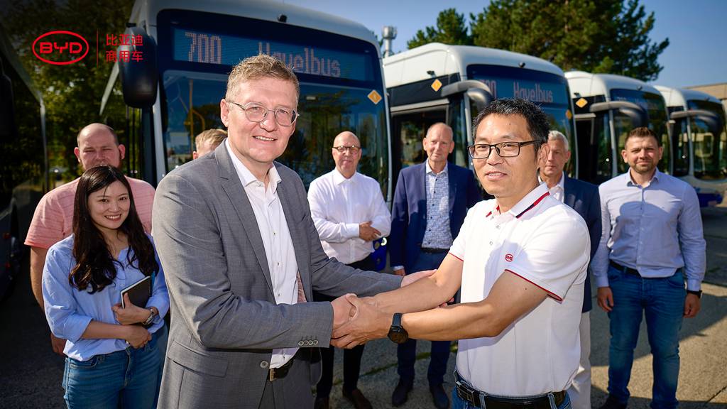 比亚迪匈牙利电动大巴工厂第700台纯电大巴正式下线并交付，搭载先进动力系统及电池技术的B18大巴 将于九月亮相柏林轨道交通展 - 第2张