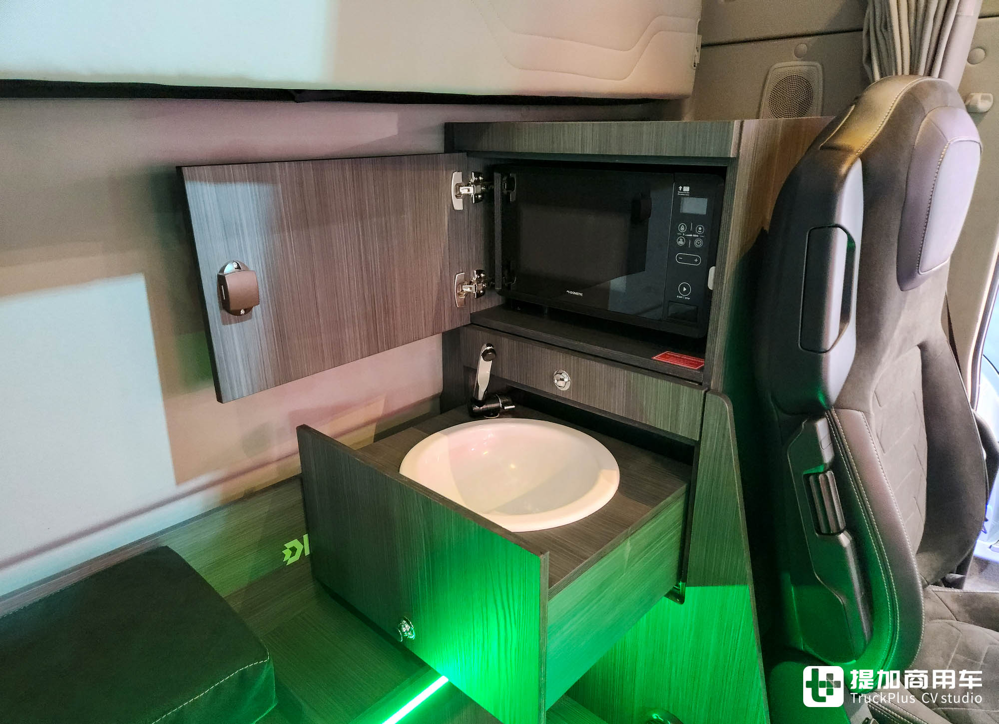 2024IAA:新一代柴油动力链亮相,生活舱车型抢眼,福特卡车展品解读 - 第24张 - 提加商用车网 2024IAA:新一代柴油动力链亮相,生活舱车型抢眼,福特卡车展品解读 - 第24张