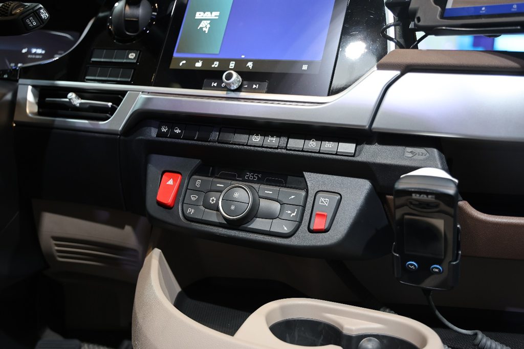 2024IAA:口碑不输斯堪尼亚,达夫顶级公路旗舰XG+焕新升级 - 第25张 - 提加商用车网 2024IAA:口碑不输斯堪尼亚,达夫顶级公路旗舰XG+焕新升级 - 第25张