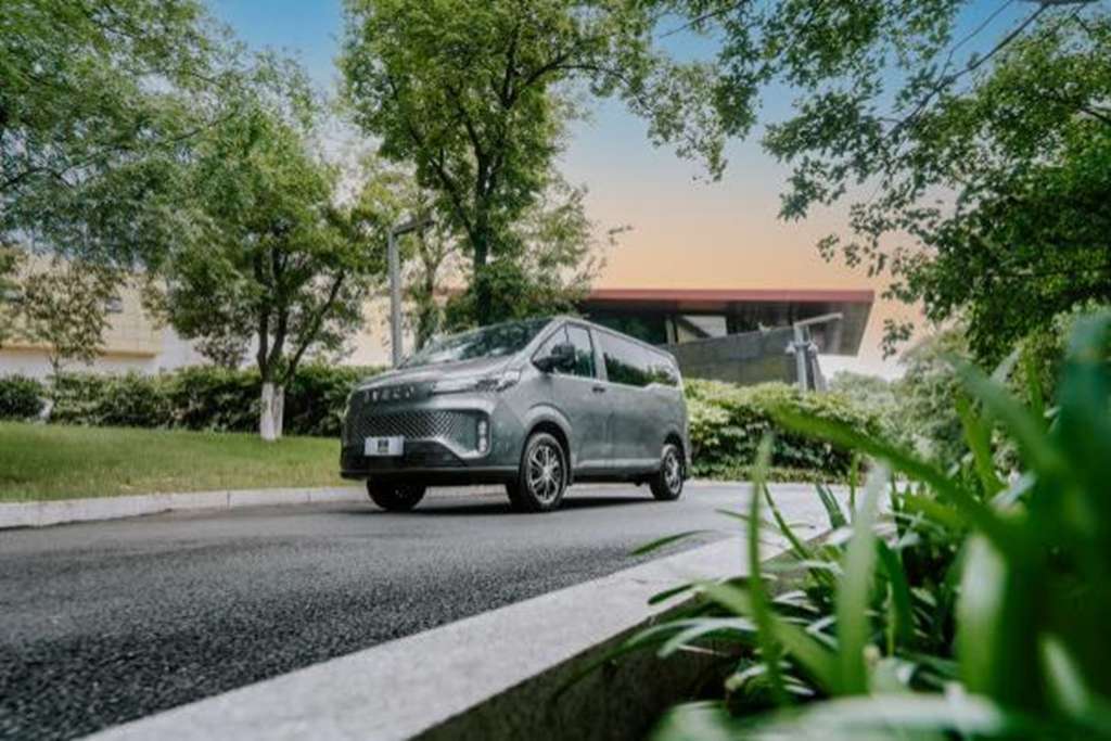 月圆丰收季,钜惠再升级!依维柯全系真官降,至高30000元! - 第3张 - 提加商用车网 月圆丰收季,钜惠再升级!依维柯全系真官降,至高30000元! - 第3张