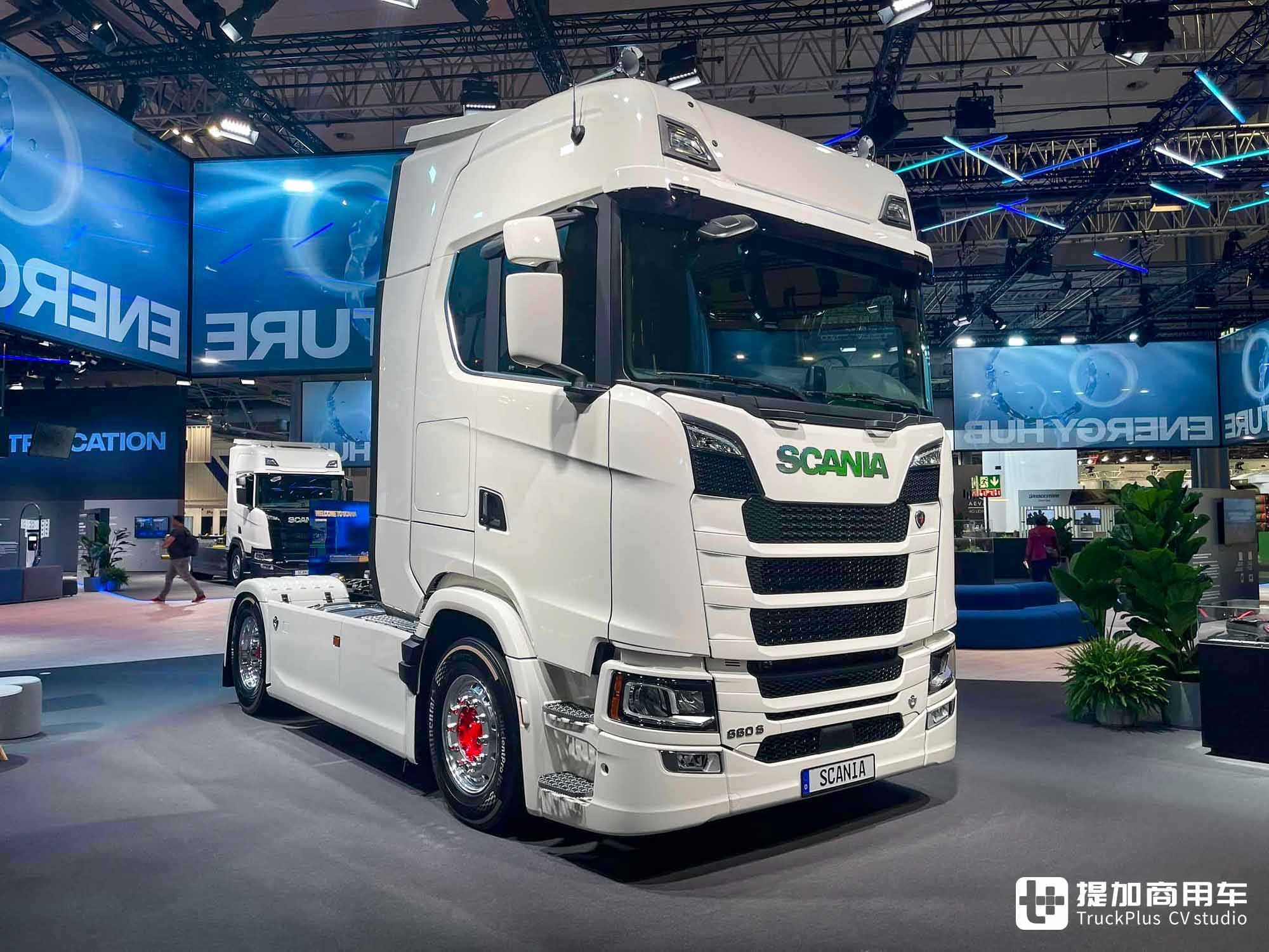 2024IAA:V8发动机、天然气+Super动力齐亮相,纯电车型扩展,斯堪尼亚室内展品解读 - 第3张 - 提加商用车网 2024IAA:V8发动机、天然气+Super动力齐亮相,纯电车型扩展,斯堪尼亚室内展品解读 - 第3张