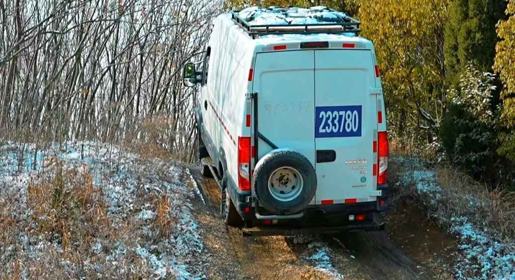 依维柯4×4:在冰天雪地里撒野是一种怎样的体验? - 第4张 - 提加商用车网 依维柯4×4:在冰天雪地里撒野是一种怎样的体验? - 第4张