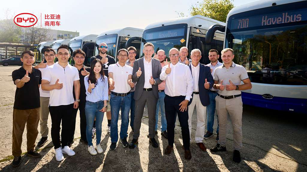 比亚迪匈牙利电动大巴工厂第700台纯电大巴正式下线并交付，搭载先进动力系统及电池技术的B18大巴 将于九月亮相柏林轨道交通展 - 第4张