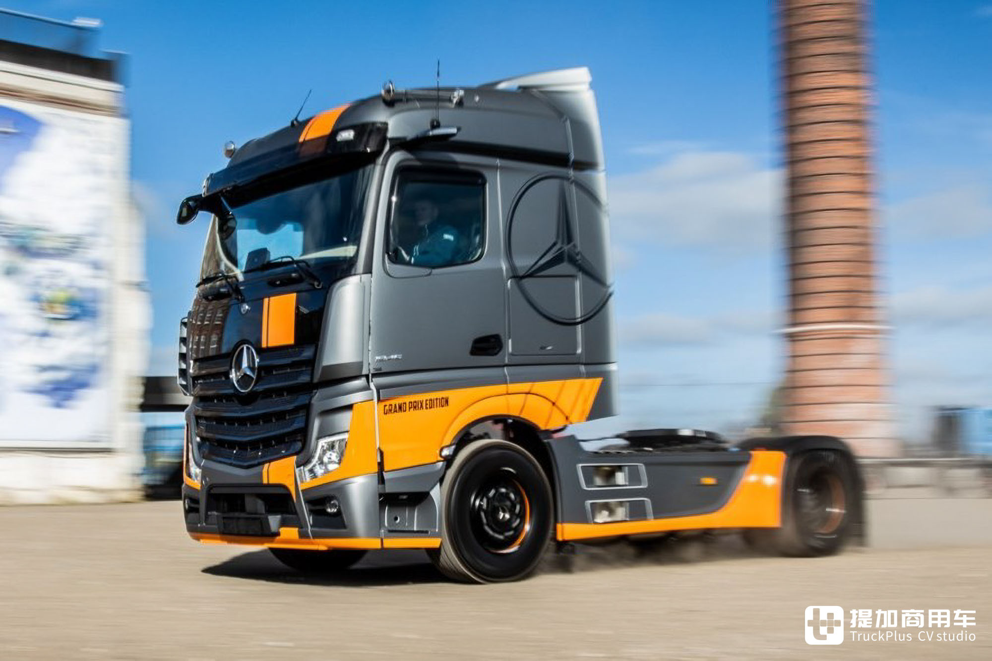 赛车竞技风格外观,纪念意义浓厚,奔驰Actros Grand Prix特别版实拍 - 第9张 - 提加商用车网 赛车竞技风格外观,纪念意义浓厚,奔驰Actros Grand Prix特别版实拍 - 第9张