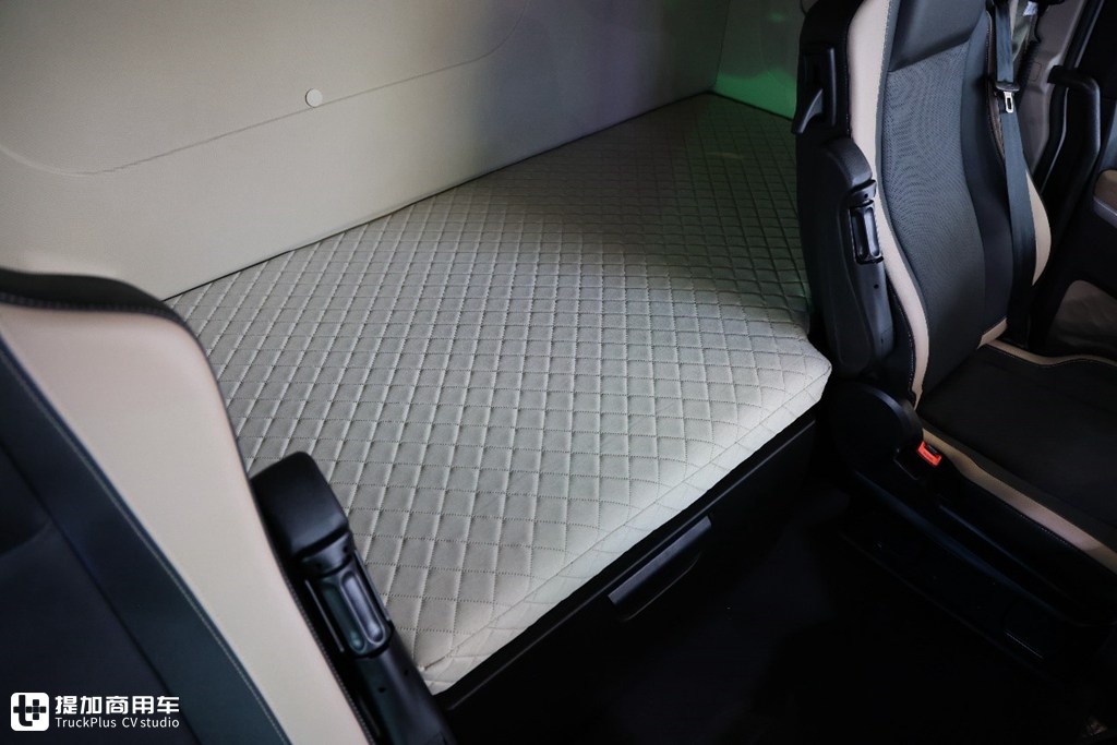 全场马力最大!陕汽德龙X6000 840马力牵引车亮相汉诺威IAA国际车展,配置不是一般高 - 第18张 - 提加商用车网 全场马力最大!陕汽德龙X6000 840马力牵引车亮相汉诺威IAA国际车展,配置不是一般高 - 第18张