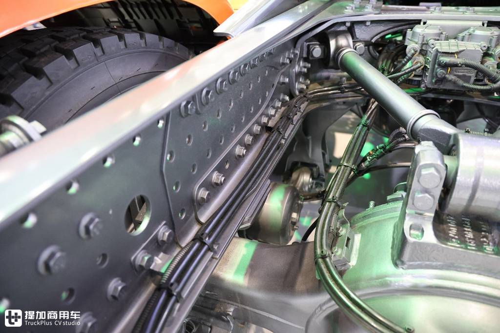 全场马力最大!陕汽德龙X6000 840马力牵引车亮相汉诺威IAA国际车展,配置不是一般高 - 第26张 - 提加商用车网 全场马力最大!陕汽德龙X6000 840马力牵引车亮相汉诺威IAA国际车展,配置不是一般高 - 第26张