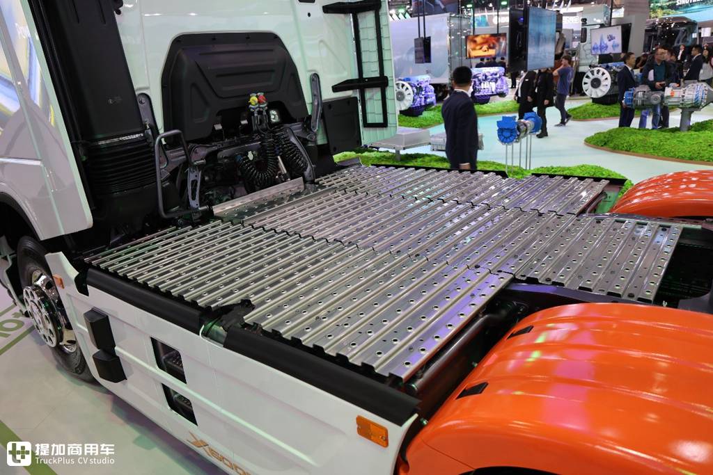 全场马力最大!陕汽德龙X6000 840马力牵引车亮相汉诺威IAA国际车展,配置不是一般高 - 第28张 - 提加商用车网 全场马力最大!陕汽德龙X6000 840马力牵引车亮相汉诺威IAA国际车展,配置不是一般高 - 第28张