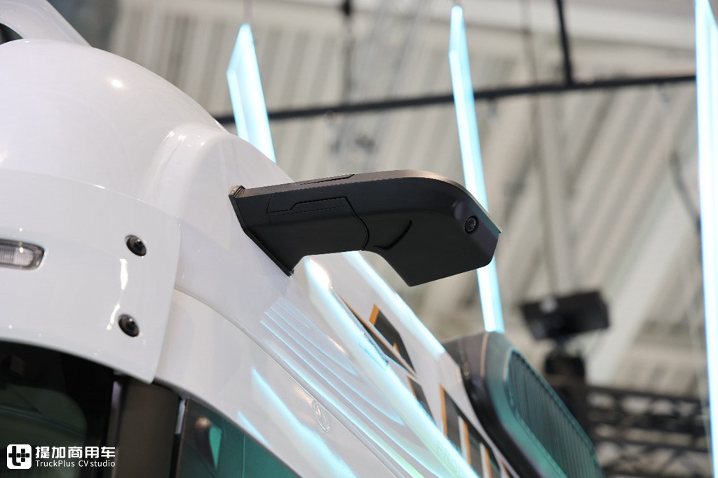 全场马力最大!陕汽德龙X6000 840马力牵引车亮相汉诺威IAA国际车展,配置不是一般高 - 第4张 - 提加商用车网 全场马力最大!陕汽德龙X6000 840马力牵引车亮相汉诺威IAA国际车展,配置不是一般高 - 第4张