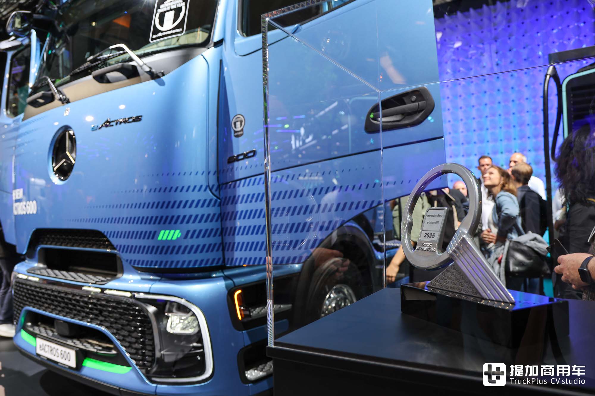 2024IAA:先锋技术引领电动重卡未来,奔驰eActros 600实拍,再带您看看它为什么那么强 - 第1张 - 提加商用车网 2024IAA:先锋技术引领电动重卡未来,奔驰eActros 600实拍,再带您看看它为什么那么强 - 第1张