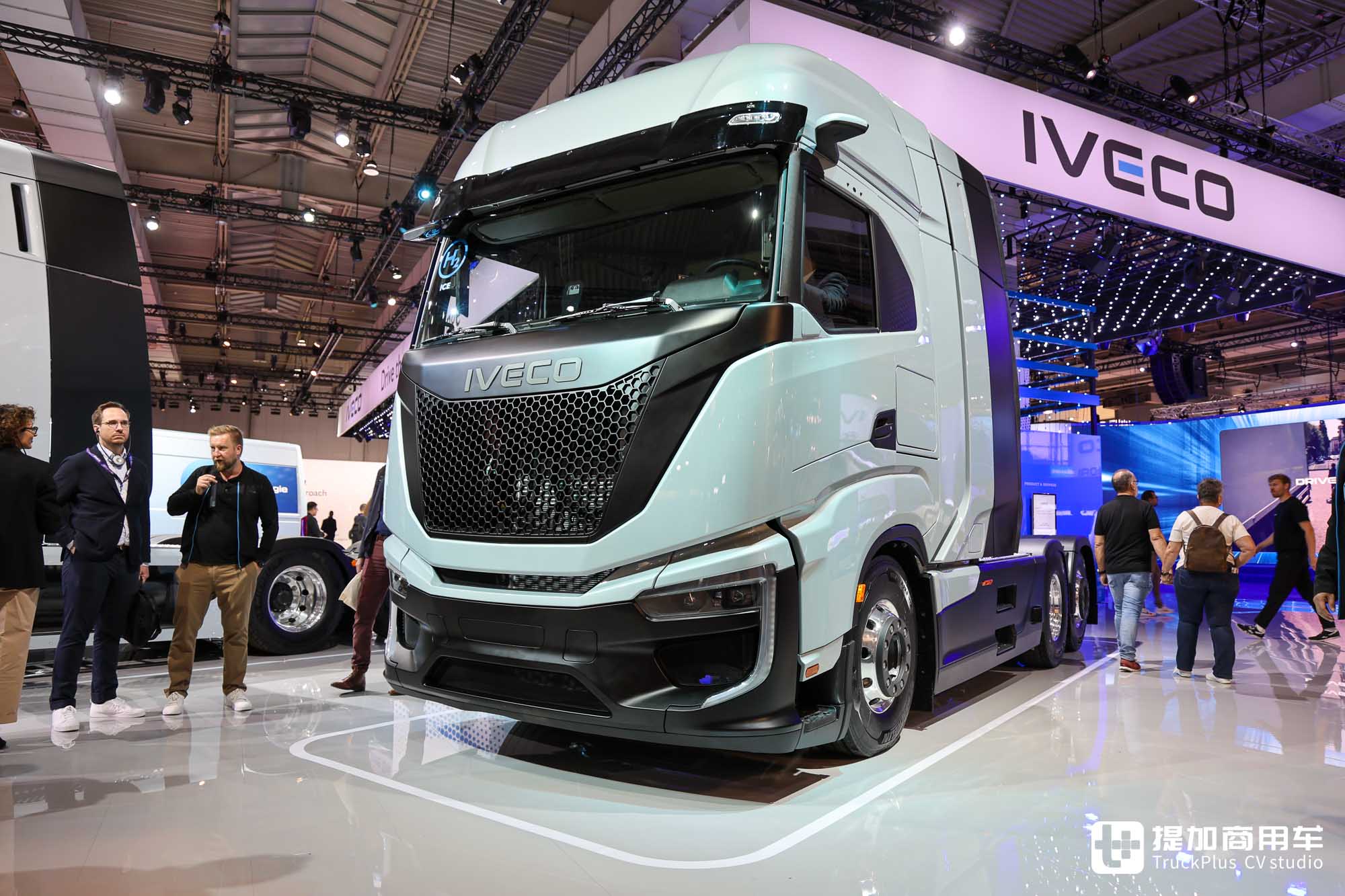 2024IAA:氢内燃机结合增程混动技术?深入解读依维柯氢内燃重卡展品 - 第1张 - 提加商用车网 2024IAA:氢内燃机结合增程混动技术?深入解读依维柯氢内燃重卡展品 - 第1张