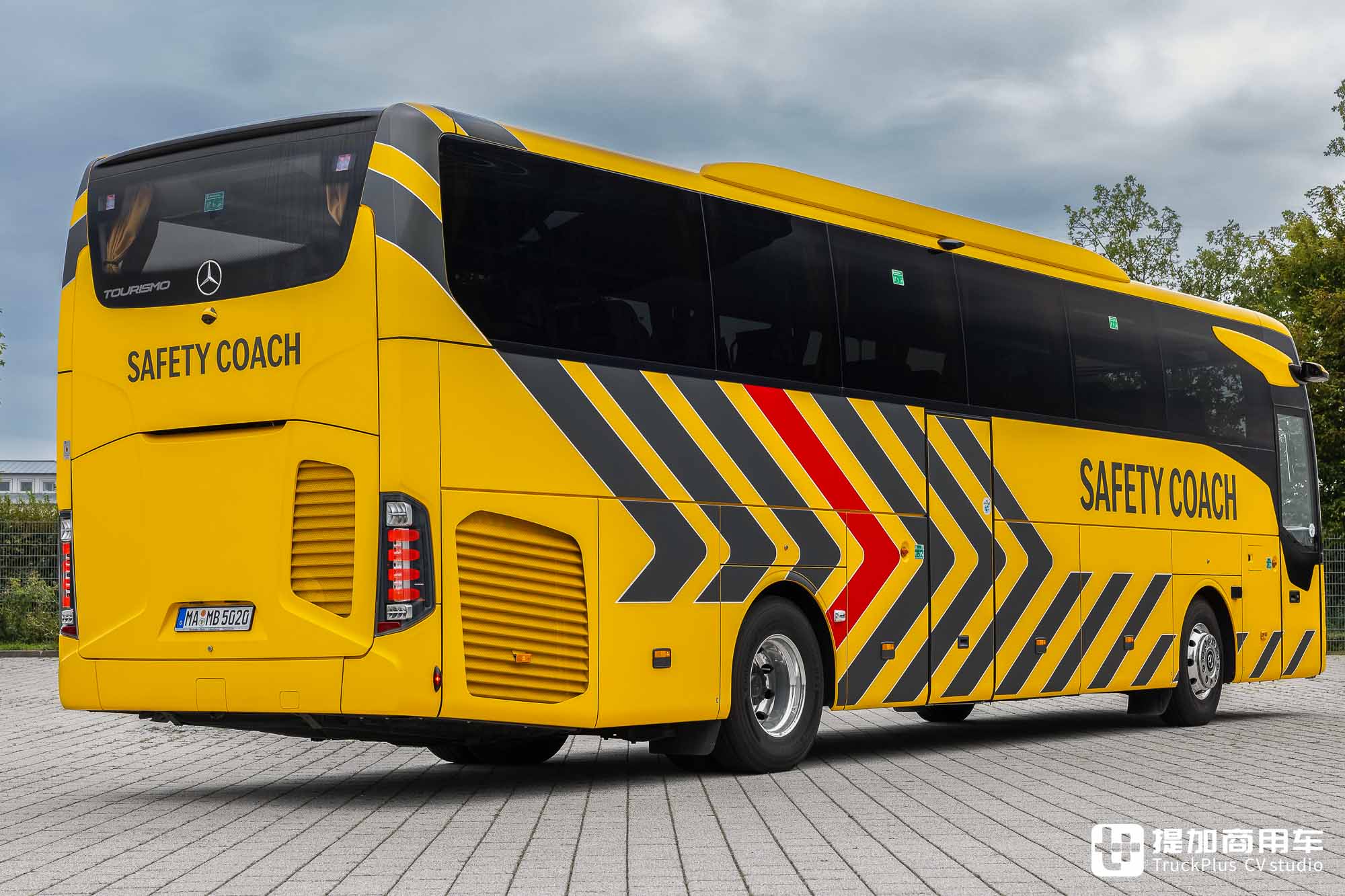 15项安全系统加持,奔驰Tourismo Safety Coach安全豪华巴士来袭 - 第12张 - 提加商用车网 15项安全系统加持,奔驰Tourismo Safety Coach安全豪华巴士来袭 - 第12张