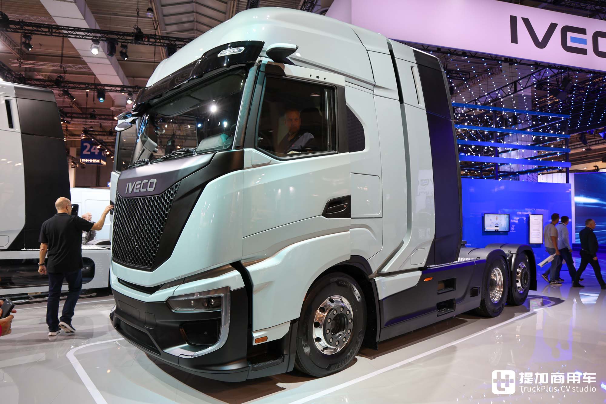 2024IAA:氢内燃机结合增程混动技术?深入解读依维柯氢内燃重卡展品 - 第15张 - 提加商用车网 2024IAA:氢内燃机结合增程混动技术?深入解读依维柯氢内燃重卡展品 - 第15张