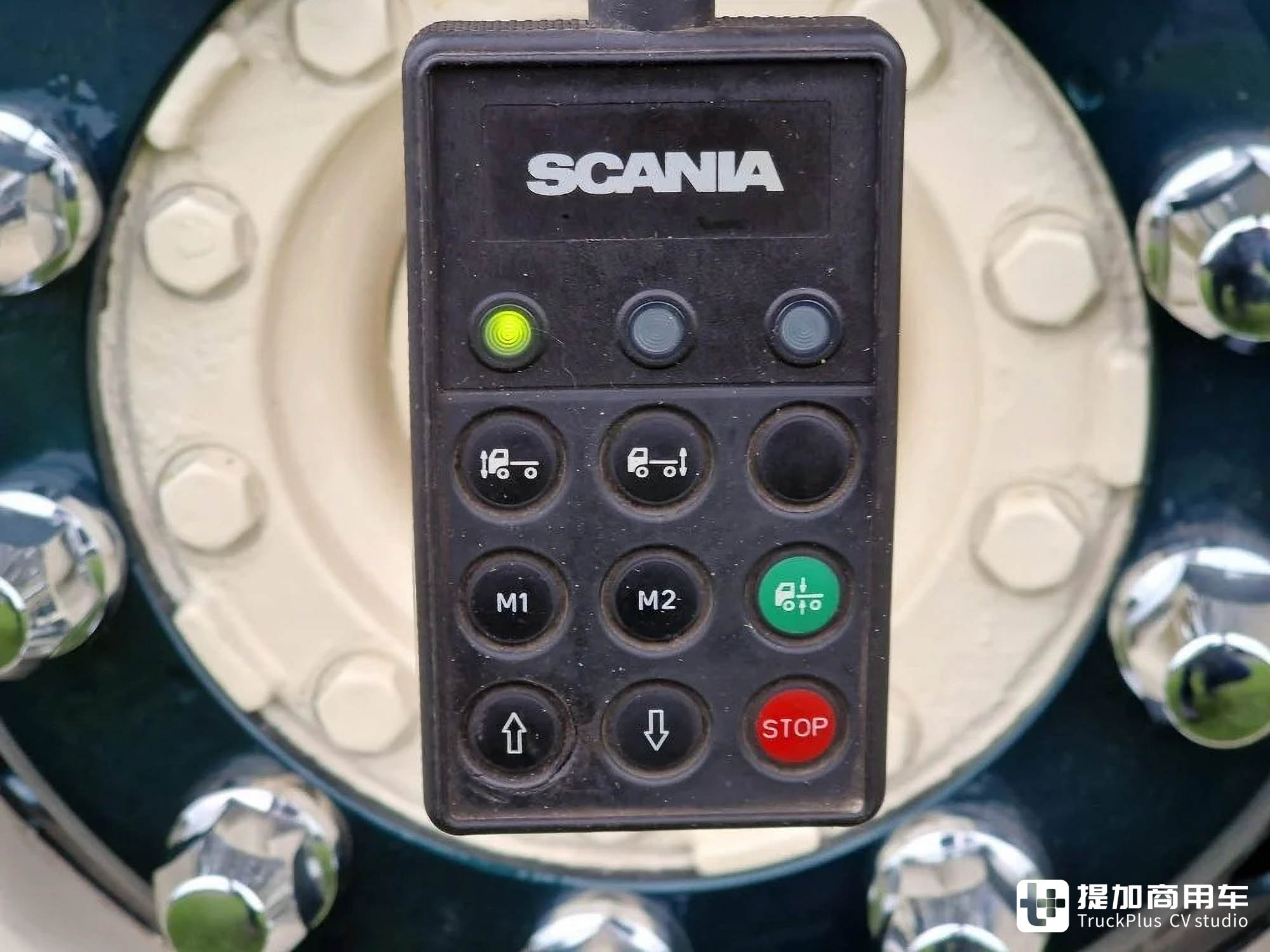 长头公路之王+V8发动机,斯堪尼亚T 164长头卡车实拍 - 第18张 - 提加商用车网 长头公路之王+V8发动机,斯堪尼亚T 164长头卡车实拍 - 第18张