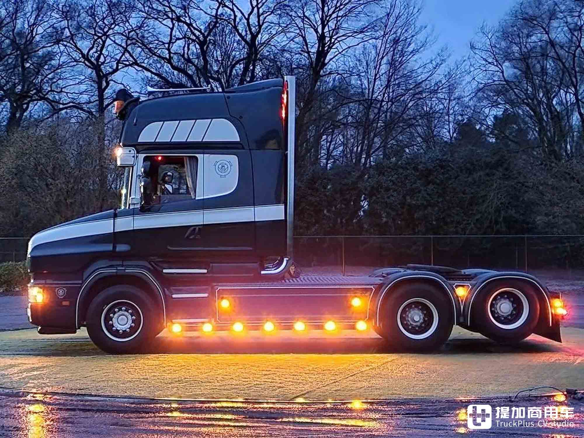 长头公路之王+V8发动机,斯堪尼亚T 164长头卡车实拍 - 第17张 - 提加商用车网 长头公路之王+V8发动机,斯堪尼亚T 164长头卡车实拍 - 第17张