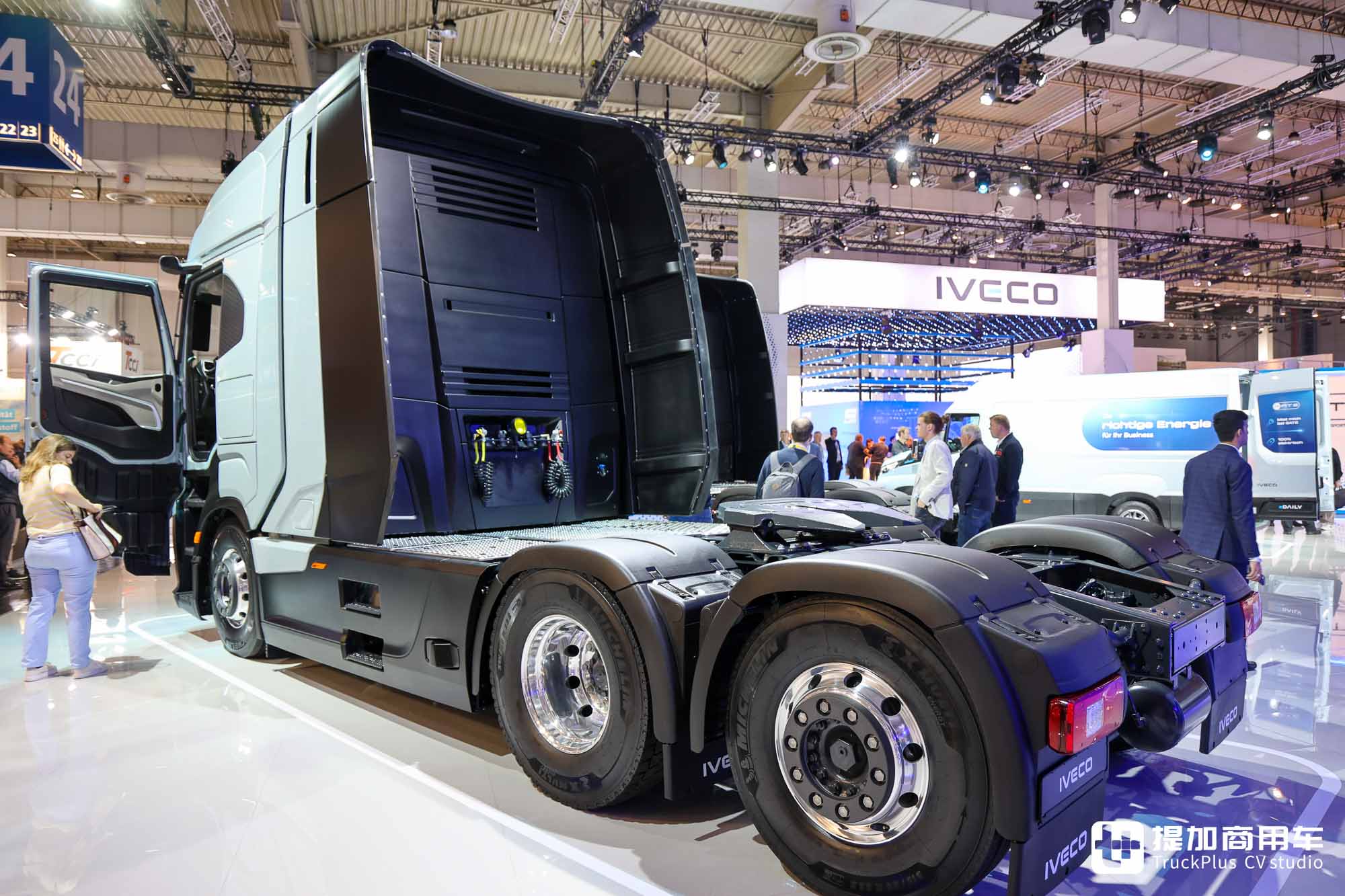 2024IAA:氢内燃机结合增程混动技术?深入解读依维柯氢内燃重卡展品 - 第17张 - 提加商用车网 2024IAA:氢内燃机结合增程混动技术?深入解读依维柯氢内燃重卡展品 - 第17张