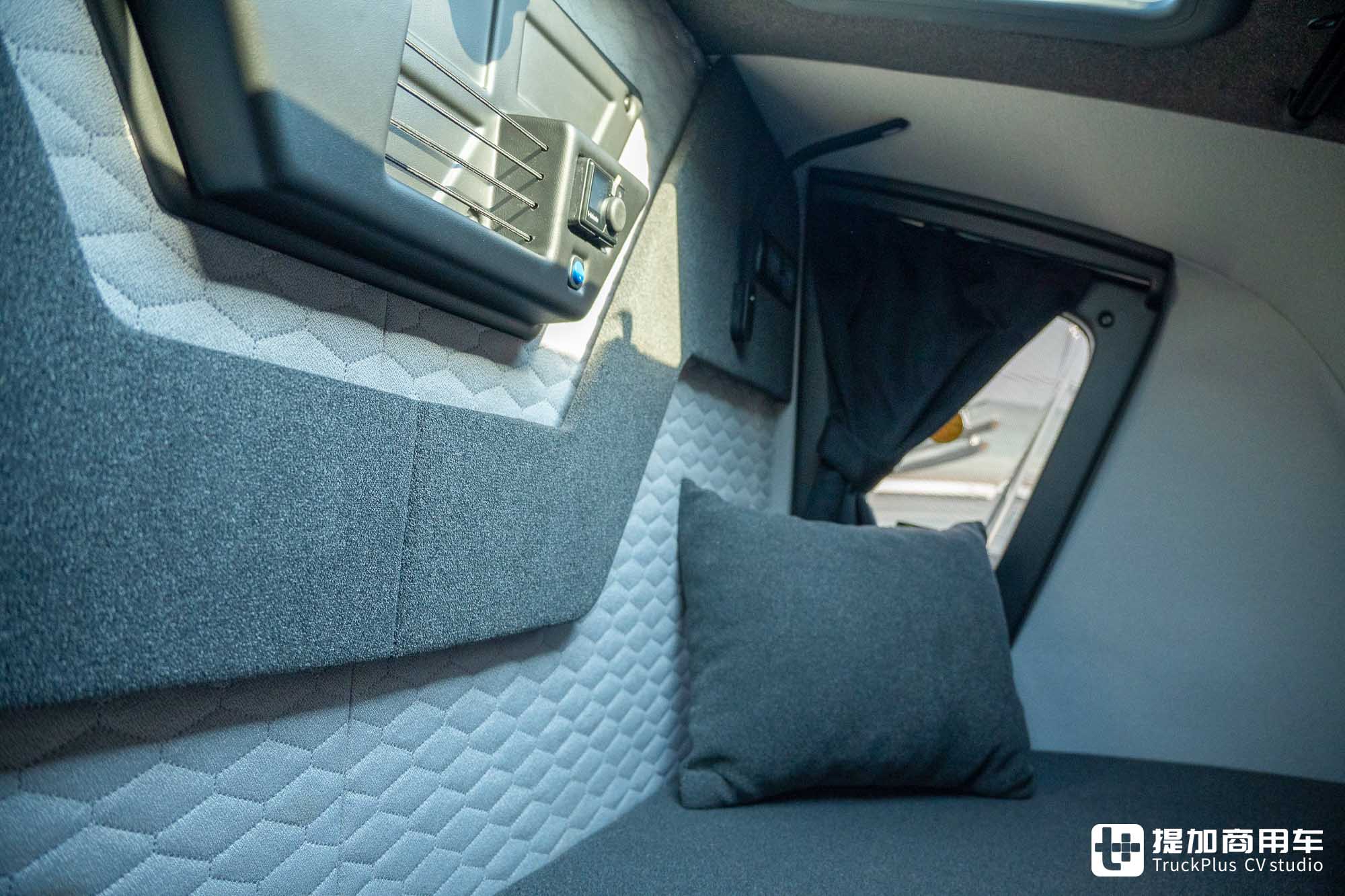 形如房车能跑长途,顶置睡眠空间,魔改新一代依维柯Daily问世 - 第18张 - 提加商用车网 形如房车能跑长途,顶置睡眠空间,魔改新一代依维柯Daily问世 - 第18张