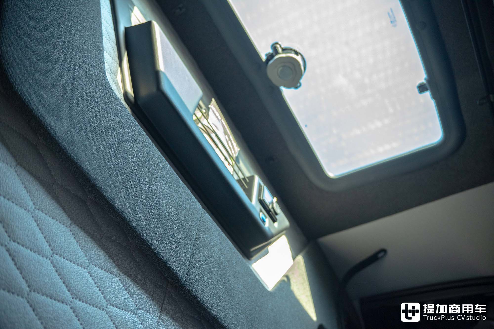 形如房车能跑长途,顶置睡眠空间,魔改新一代依维柯Daily问世 - 第19张 - 提加商用车网 形如房车能跑长途,顶置睡眠空间,魔改新一代依维柯Daily问世 - 第19张