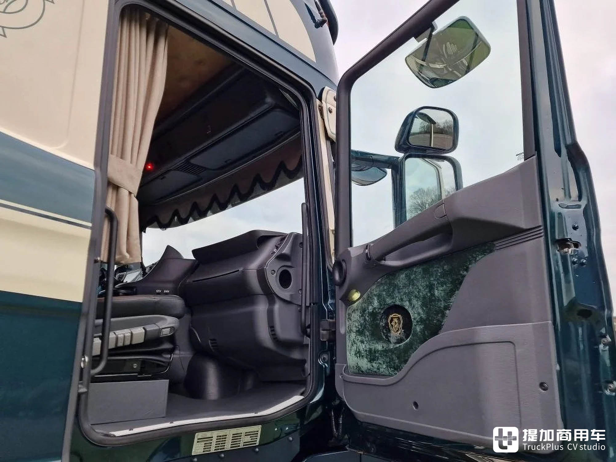 长头公路之王+V8发动机,斯堪尼亚T 164长头卡车实拍 - 第20张 - 提加商用车网 长头公路之王+V8发动机,斯堪尼亚T 164长头卡车实拍 - 第20张