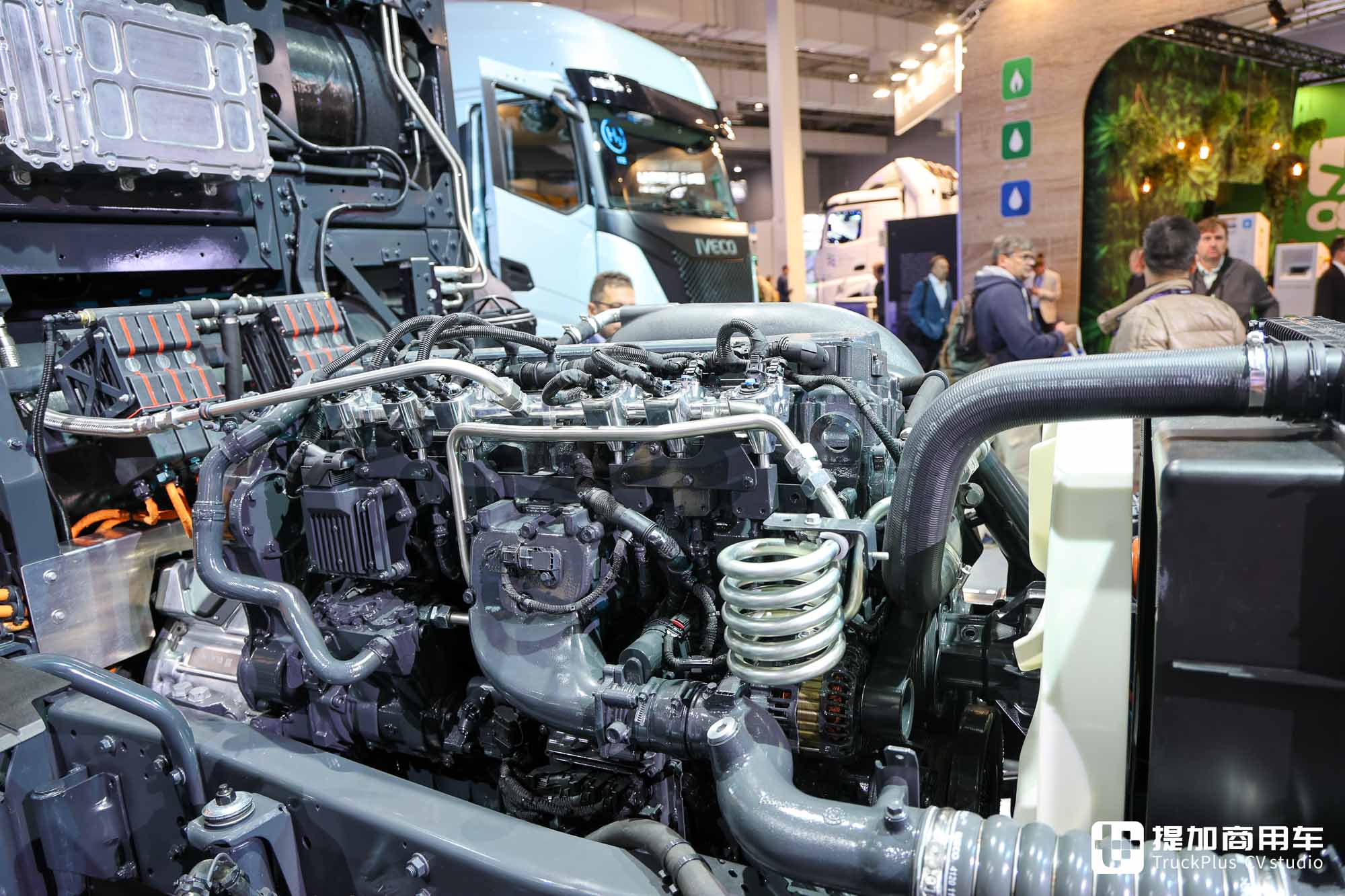 2024IAA:氢内燃机结合增程混动技术?深入解读依维柯氢内燃重卡展品 - 第19张 - 提加商用车网 2024IAA:氢内燃机结合增程混动技术?深入解读依维柯氢内燃重卡展品 - 第19张