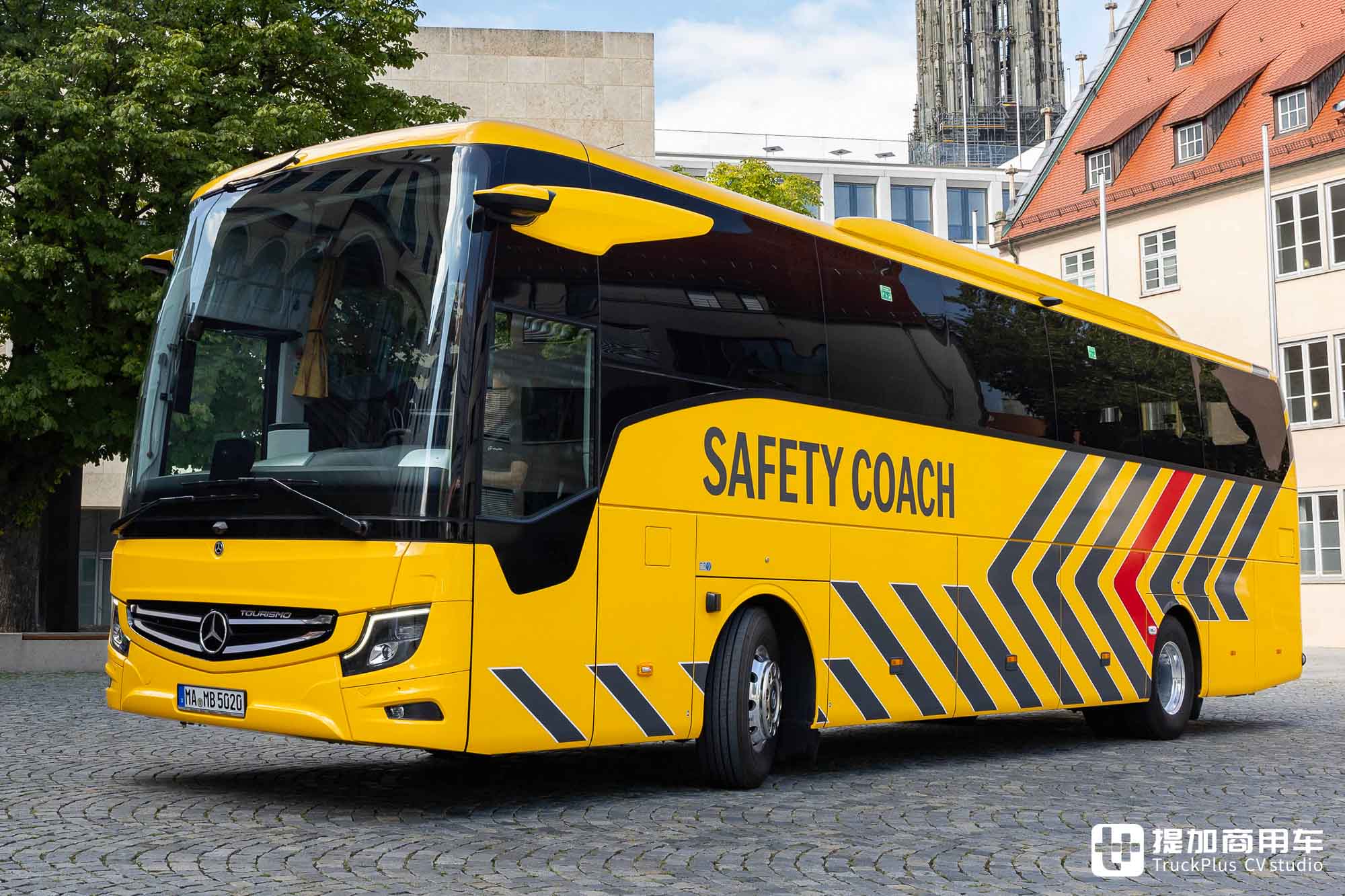 15项安全系统加持,奔驰Tourismo Safety Coach安全豪华巴士来袭 - 第2张 - 提加商用车网 15项安全系统加持,奔驰Tourismo Safety Coach安全豪华巴士来袭 - 第2张