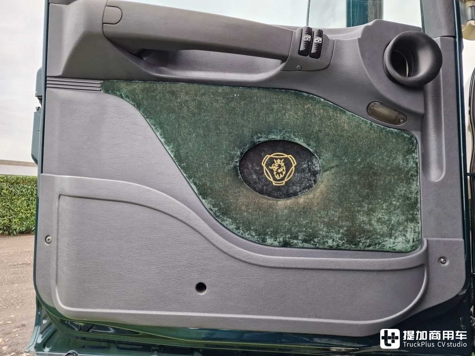 长头公路之王+V8发动机,斯堪尼亚T 164长头卡车实拍 - 第21张 - 提加商用车网 长头公路之王+V8发动机,斯堪尼亚T 164长头卡车实拍 - 第21张