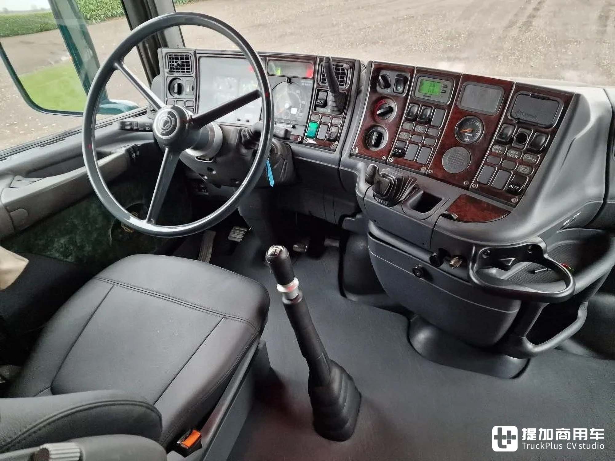 长头公路之王+V8发动机,斯堪尼亚T 164长头卡车实拍 - 第22张 - 提加商用车网 长头公路之王+V8发动机,斯堪尼亚T 164长头卡车实拍 - 第22张