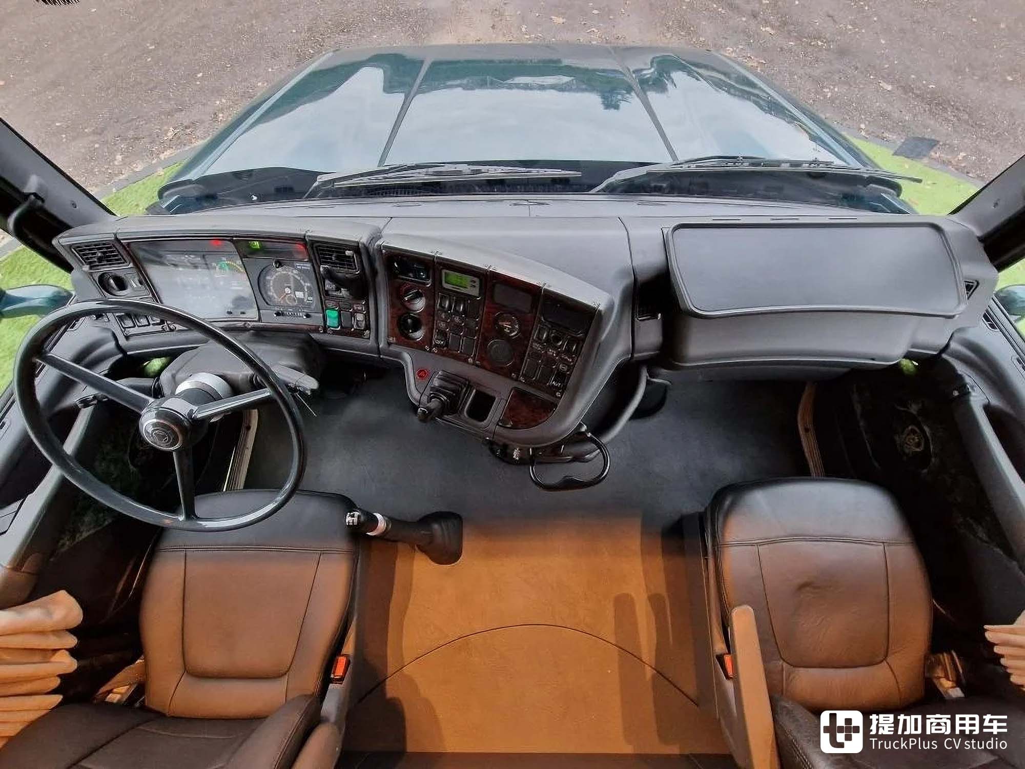 长头公路之王+V8发动机,斯堪尼亚T 164长头卡车实拍 - 第25张 - 提加商用车网 长头公路之王+V8发动机,斯堪尼亚T 164长头卡车实拍 - 第25张