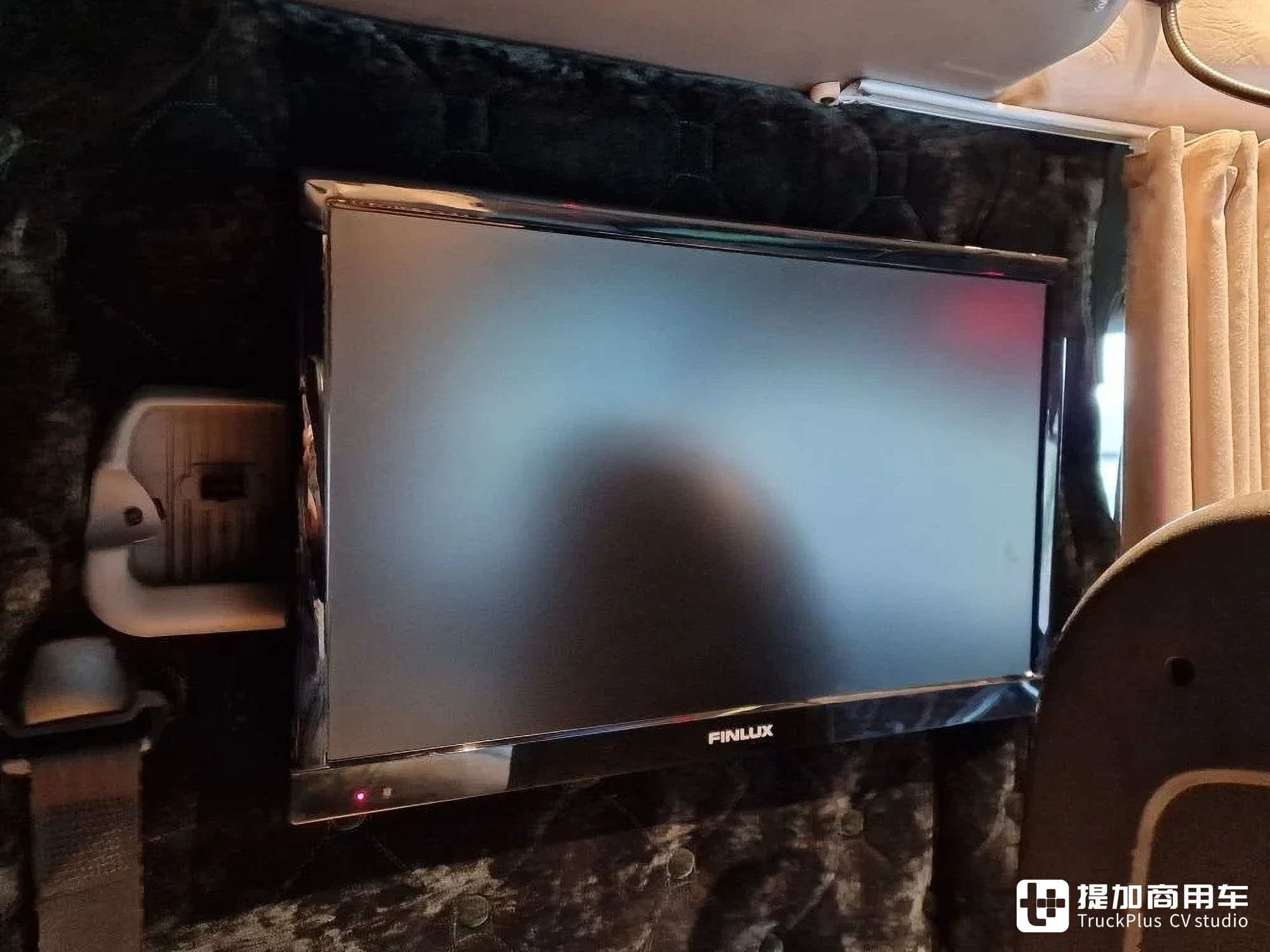 长头公路之王+V8发动机,斯堪尼亚T 164长头卡车实拍 - 第26张 - 提加商用车网 长头公路之王+V8发动机,斯堪尼亚T 164长头卡车实拍 - 第26张