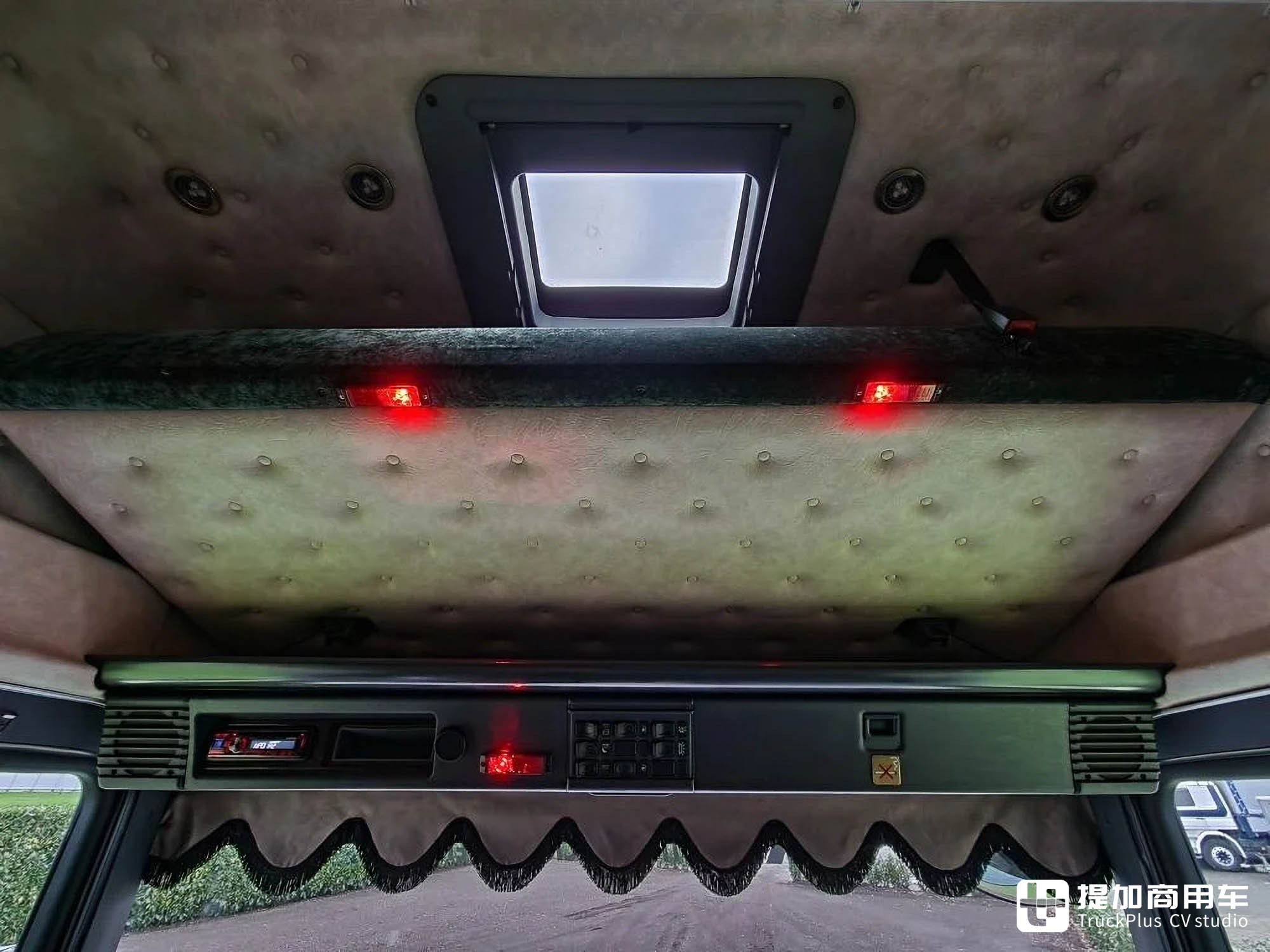 长头公路之王+V8发动机,斯堪尼亚T 164长头卡车实拍 - 第27张 - 提加商用车网 长头公路之王+V8发动机,斯堪尼亚T 164长头卡车实拍 - 第27张