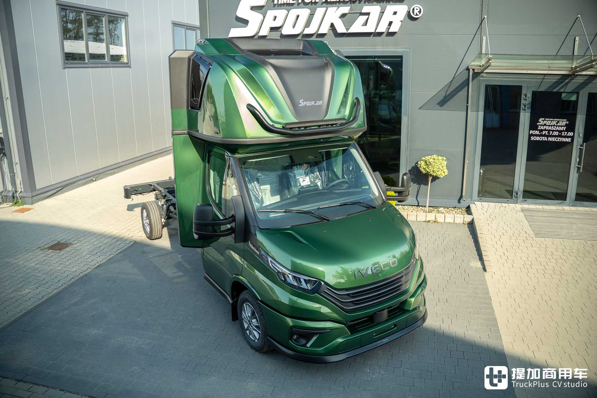 形如房车能跑长途,顶置睡眠空间,魔改新一代依维柯Daily问世 - 第3张 - 提加商用车网 形如房车能跑长途,顶置睡眠空间,魔改新一代依维柯Daily问世 - 第3张