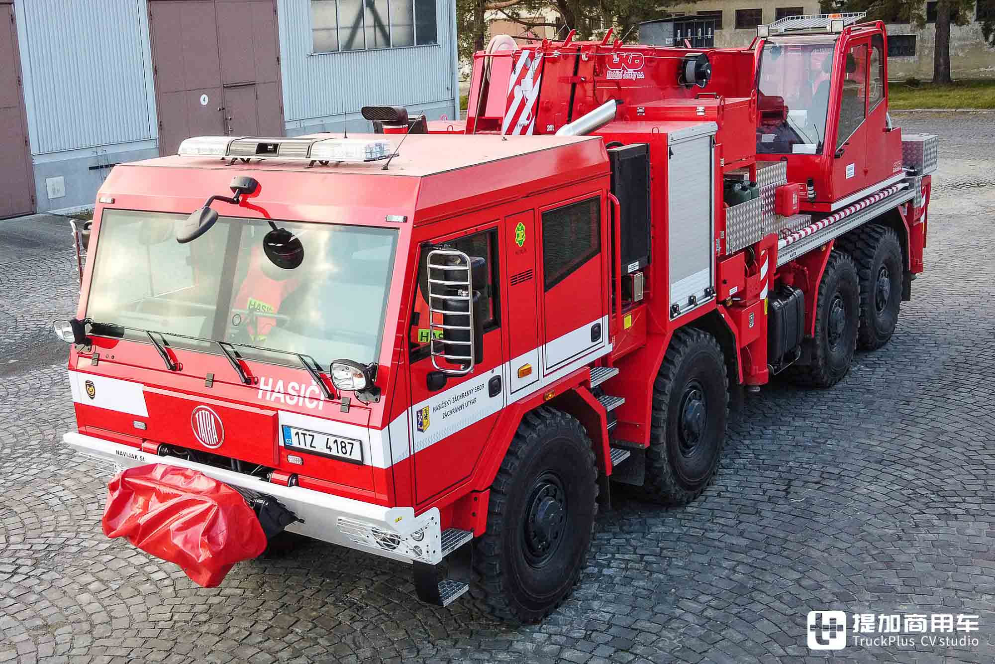 8x8全驱+全轮转向,配双排驾驶室,这台太脱拉Force吊车太暴力了 - 第31张 - 提加商用车网 8x8全驱+全轮转向,配双排驾驶室,这台太脱拉Force吊车太暴力了 - 第31张