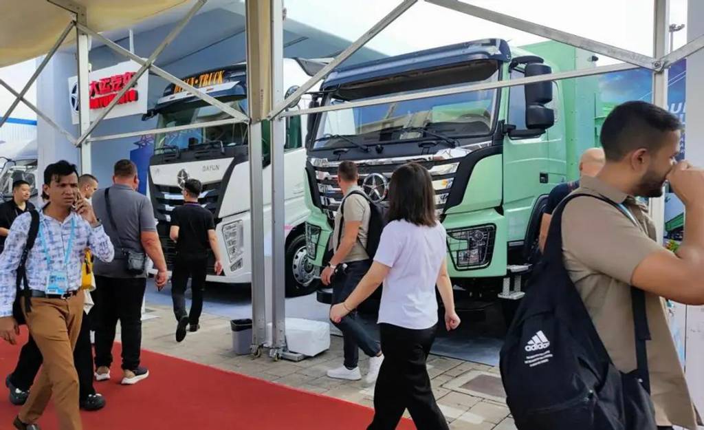 【媒体报道】大运爆款车型亮相广交会 节能有劲多重优势吸引国内外卡友 - 第2张