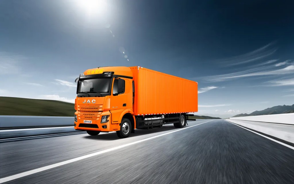 明星产品丨运价低迷心莫慌,星耀 X5 天然气载货车助你翻身创富! - 第1张 - 提加商用车网 明星产品丨运价低迷心莫慌,星耀 X5 天然气载货车助你翻身创富! - 第1张