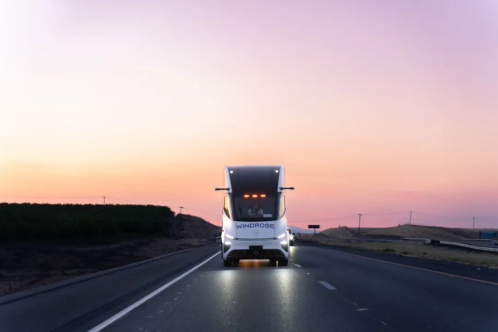 苇渡Windrose纯电重卡已具备量产条件，即将按计划开启交付 - 第16张