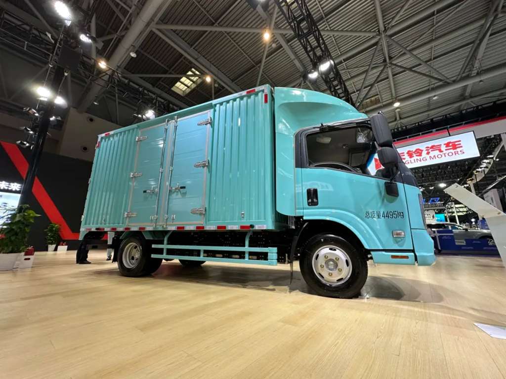 新EVM100告诉运输新生代:好开的车,不用吃“苦”! - 第5张 - 提加商用车网 新EVM100告诉运输新生代:好开的车,不用吃“苦”! - 第5张