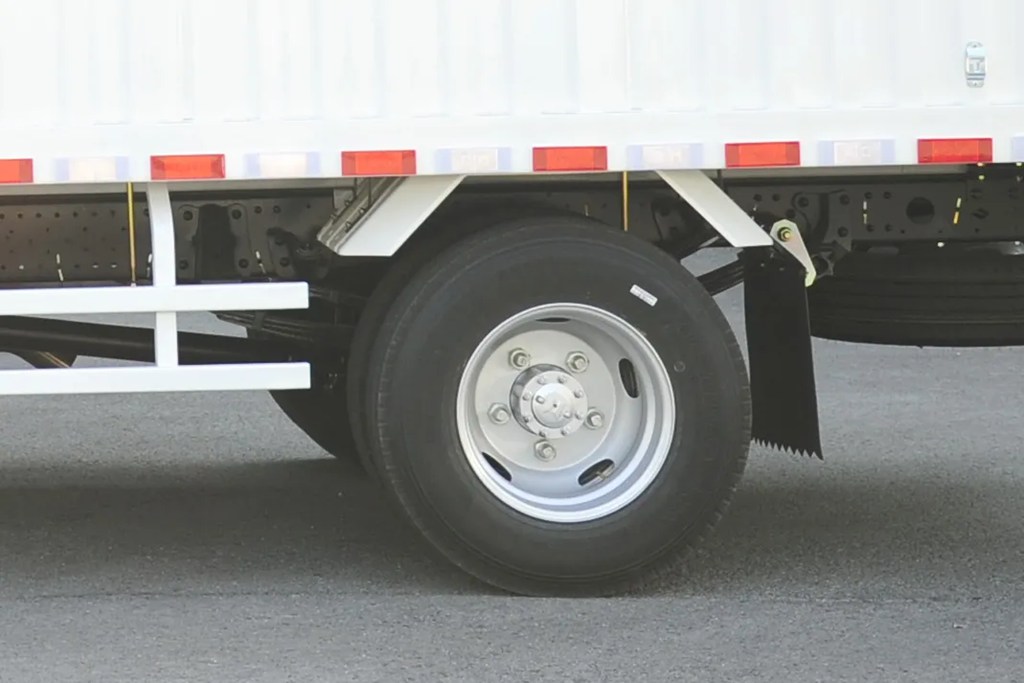 传承经典 破局新品丨庆铃五十铃首款大马力高端蓝牌轻卡上市! - 第5张 - 提加商用车网 传承经典 破局新品丨庆铃五十铃首款大马力高端蓝牌轻卡上市! - 第5张