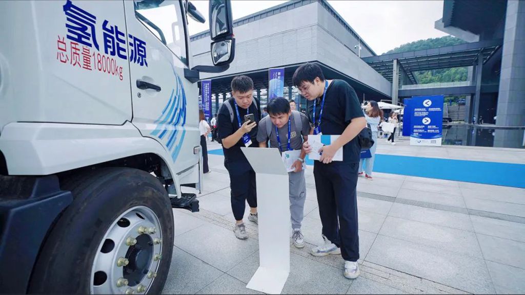 “氢”动力，新未来丨广汽日野氢燃料电池厢式车闪耀CHFE2024 - 第5张