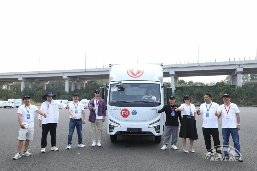 硬核擂台 荣耀之战 | 东风e星EV360斩获六项大奖 - 第4张 - 提加商用车网 硬核擂台 荣耀之战 | 东风e星EV360斩获六项大奖 - 第4张