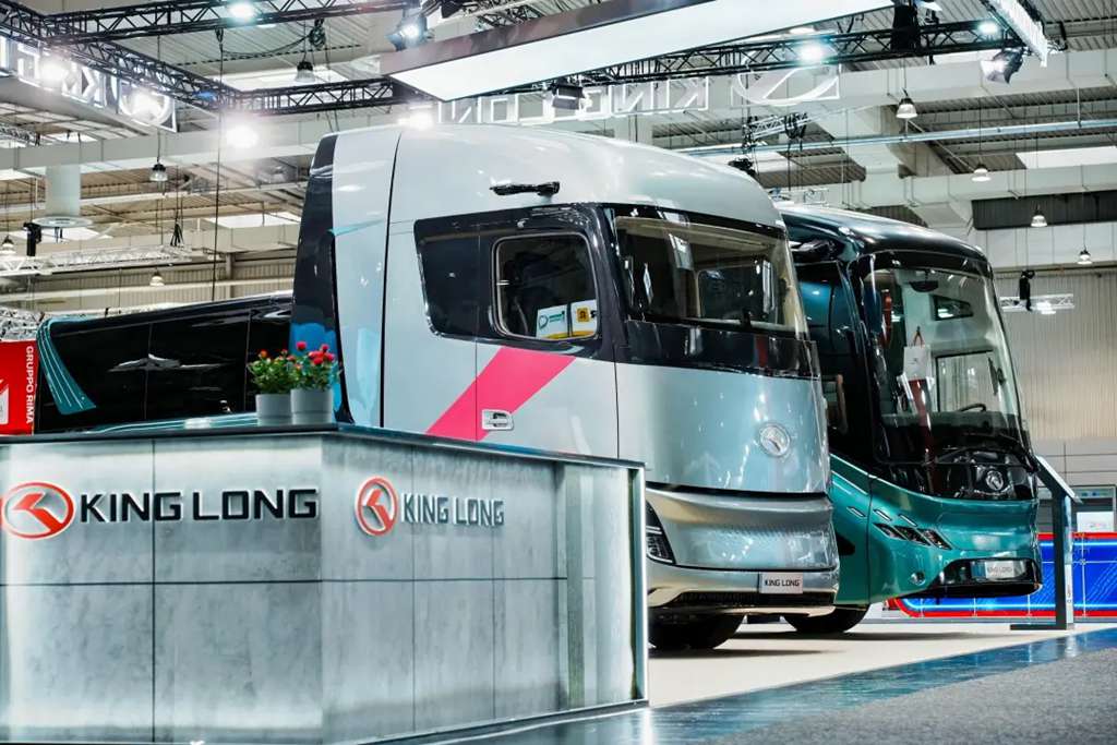 中华人民共和国成立七十五周年金龙专题报道:踏“绿”前行,向“新”攀登! - 第1张 - 提加商用车网 中华人民共和国成立七十五周年金龙专题报道:踏“绿”前行,向“新”攀登! - 第1张