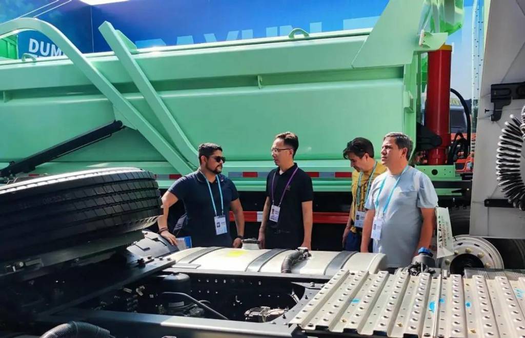 【媒体报道】大运爆款车型亮相广交会 节能有劲多重优势吸引国内外卡友 - 第7张