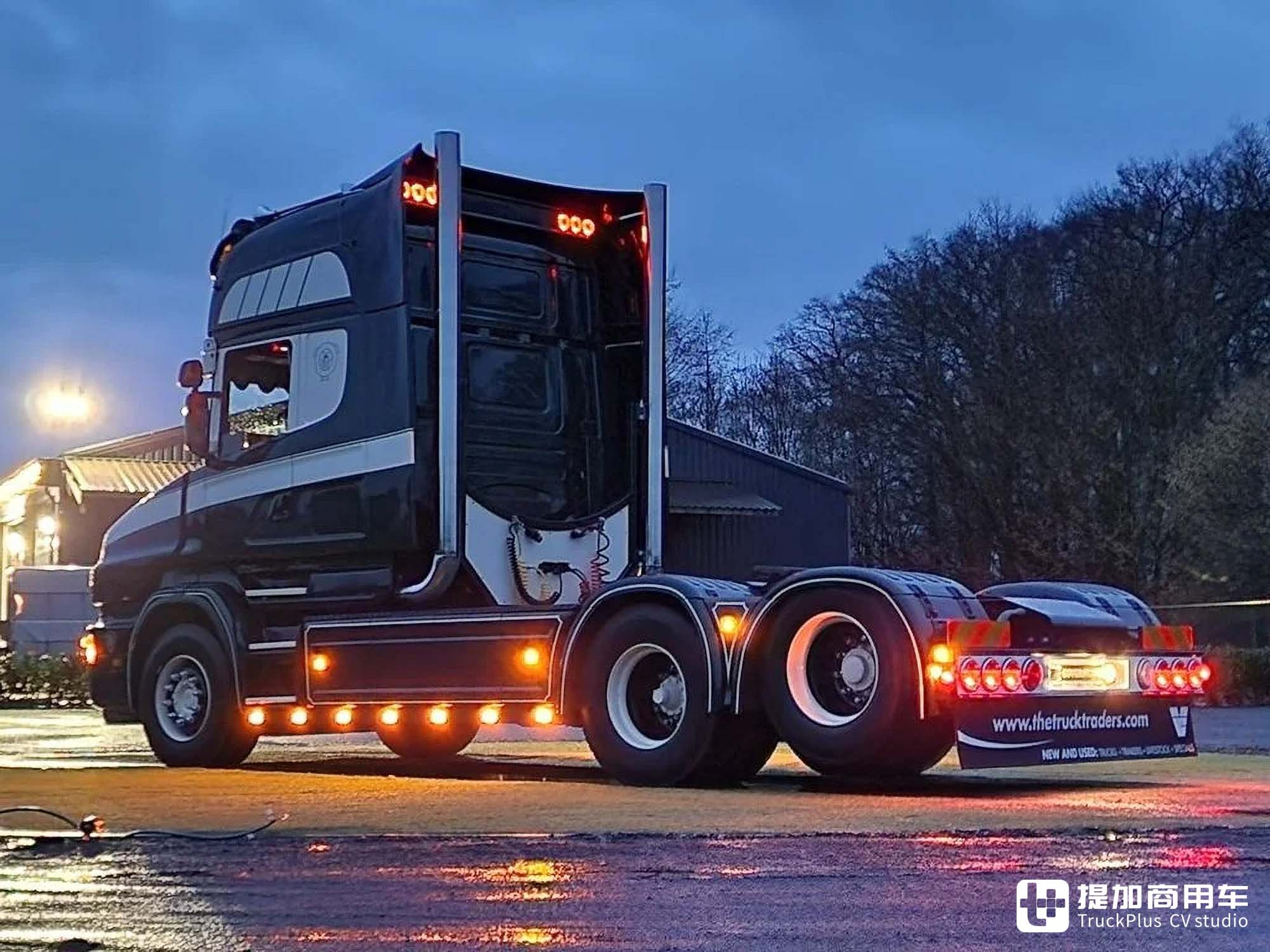 长头公路之王+V8发动机,斯堪尼亚T 164长头卡车实拍 - 第7张 - 提加商用车网 长头公路之王+V8发动机,斯堪尼亚T 164长头卡车实拍 - 第7张