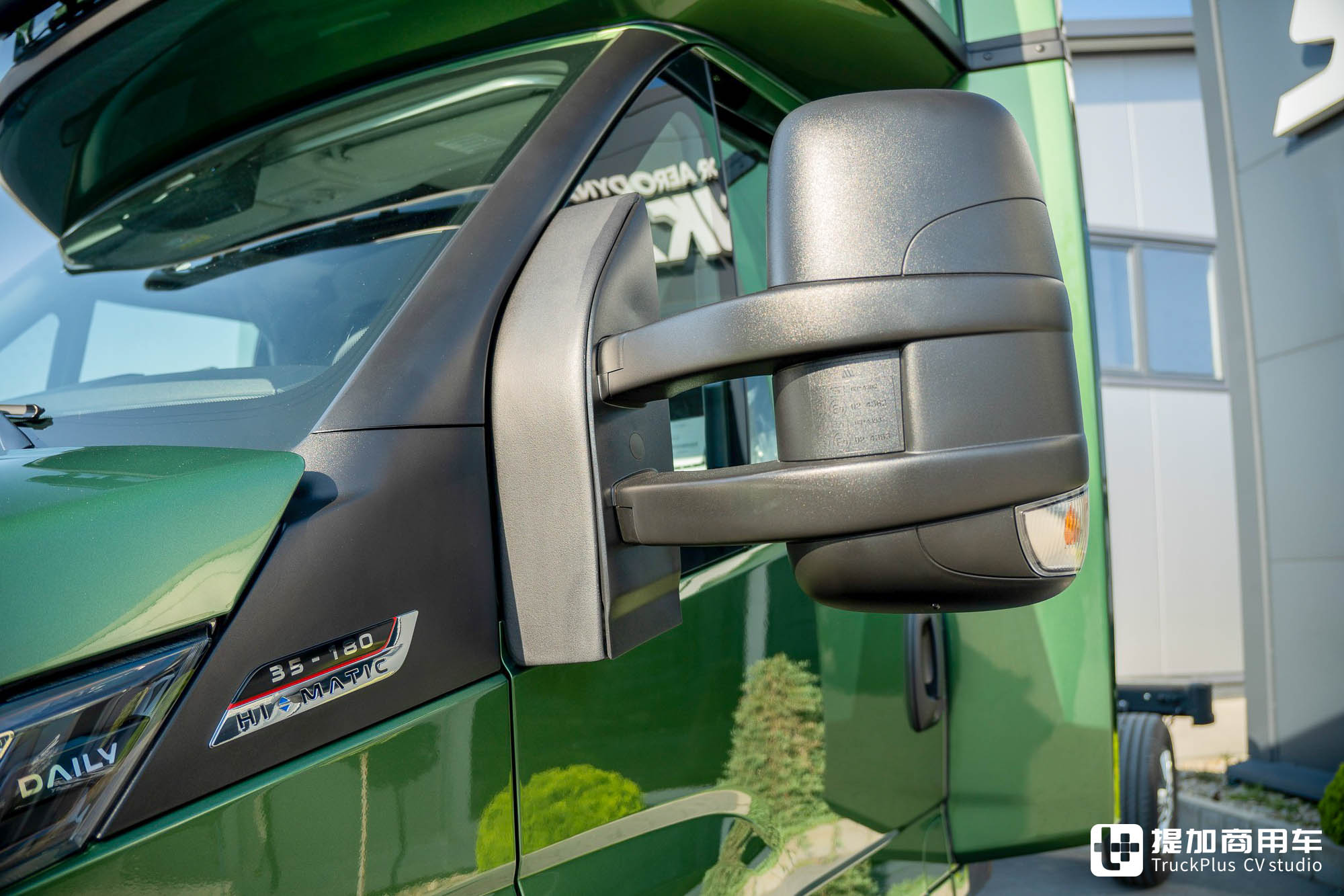 形如房车能跑长途,顶置睡眠空间,魔改新一代依维柯Daily问世 - 第8张 - 提加商用车网 形如房车能跑长途,顶置睡眠空间,魔改新一代依维柯Daily问世 - 第8张