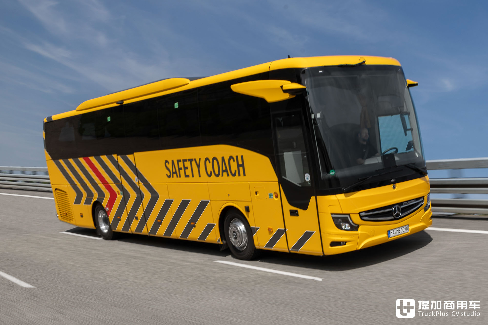 15项安全系统加持,奔驰Tourismo Safety Coach安全豪华巴士来袭 - 第8张 - 提加商用车网 15项安全系统加持,奔驰Tourismo Safety Coach安全豪华巴士来袭 - 第8张