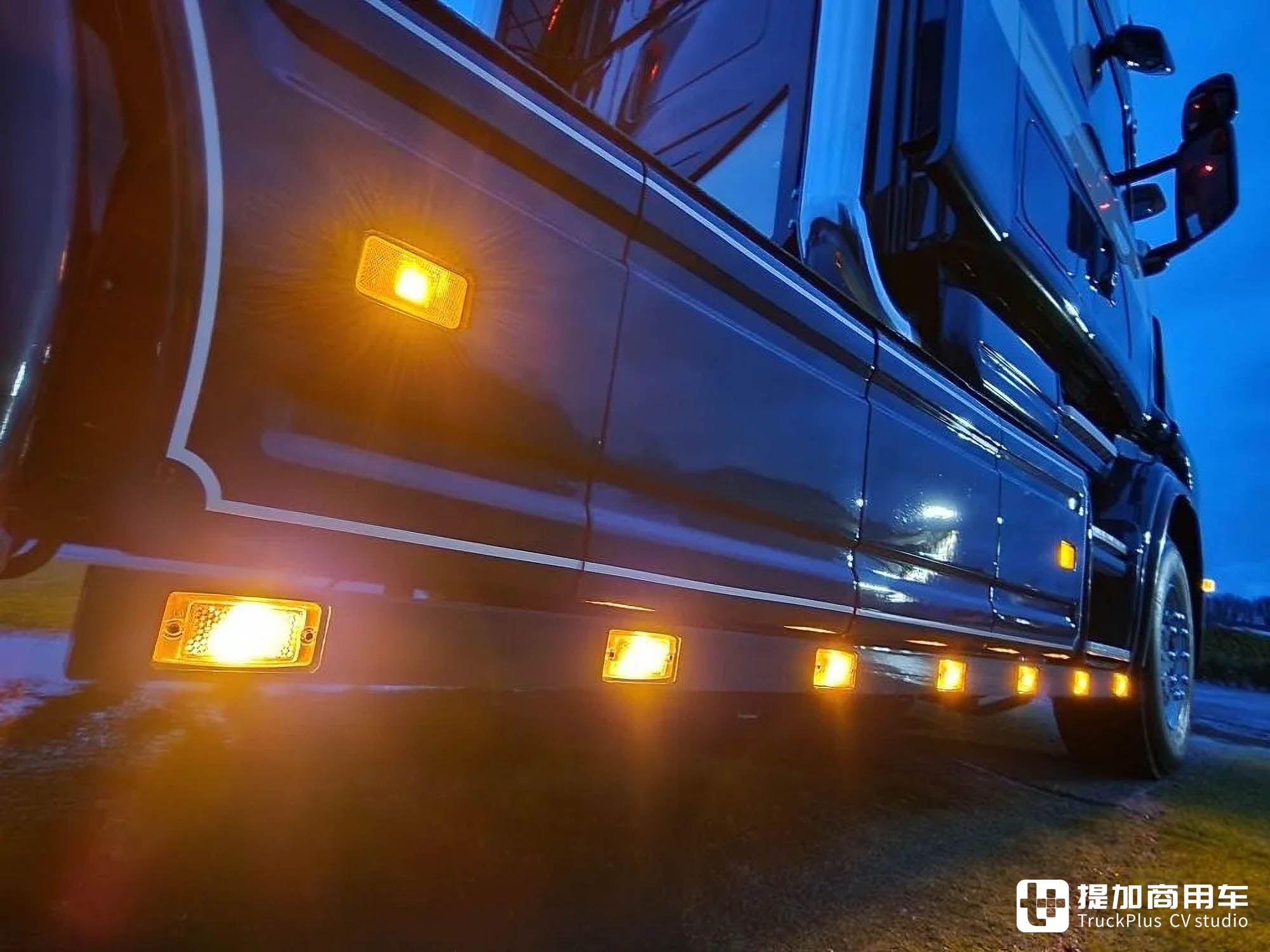 长头公路之王+V8发动机,斯堪尼亚T 164长头卡车实拍 - 第8张 - 提加商用车网 长头公路之王+V8发动机,斯堪尼亚T 164长头卡车实拍 - 第8张