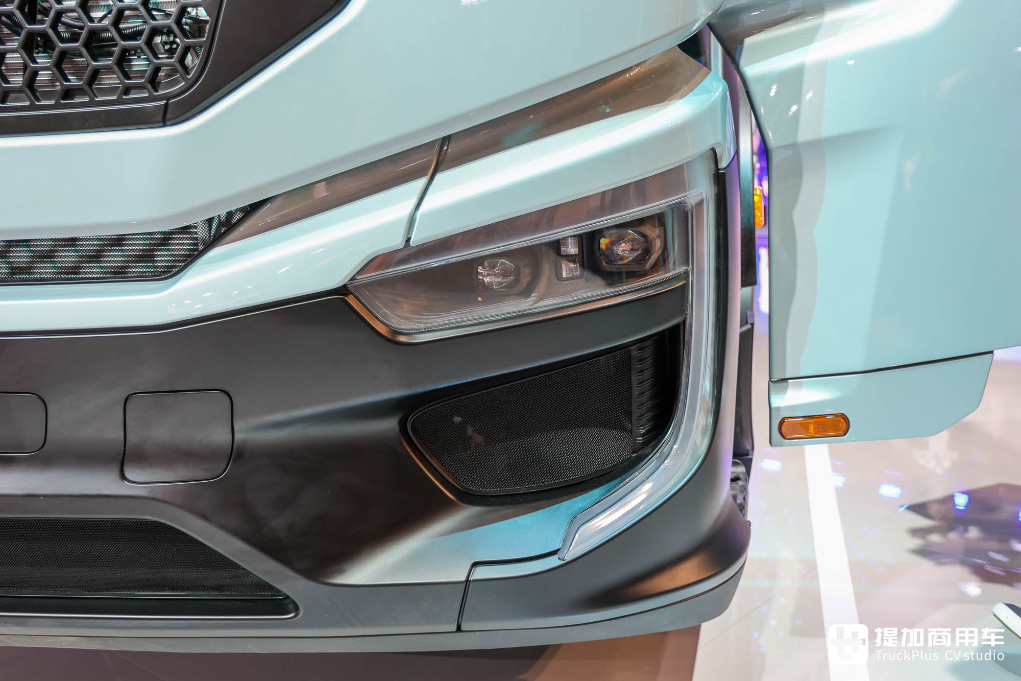 2024IAA:氢内燃机结合增程混动技术?深入解读依维柯氢内燃重卡展品 - 第8张 - 提加商用车网 2024IAA:氢内燃机结合增程混动技术?深入解读依维柯氢内燃重卡展品 - 第8张