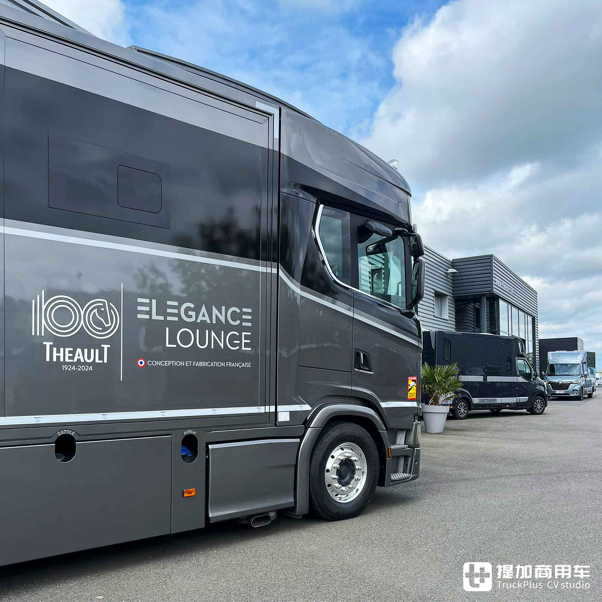 豪华如A型房车,限量版底盘改装,奔驰Actros Edition 2马匹运输车了解一下 - 第9张 - 提加商用车网 豪华如A型房车,限量版底盘改装,奔驰Actros Edition 2马匹运输车了解一下 - 第9张